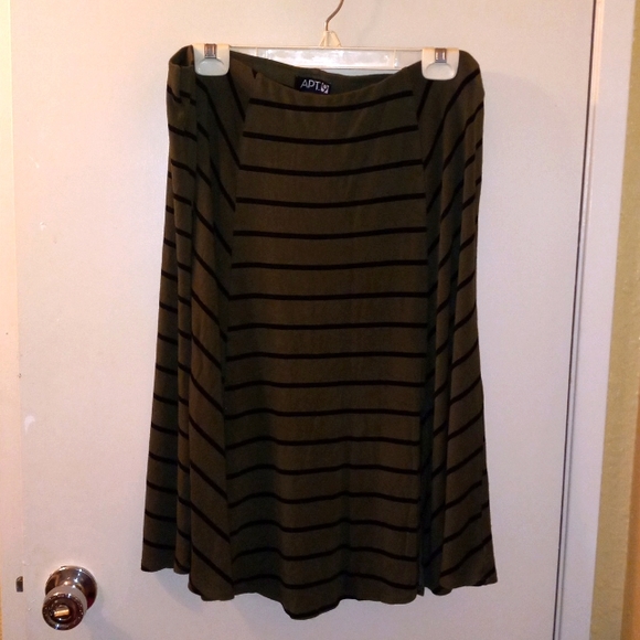 Apt 9 Skirt - Picture 1 of 3